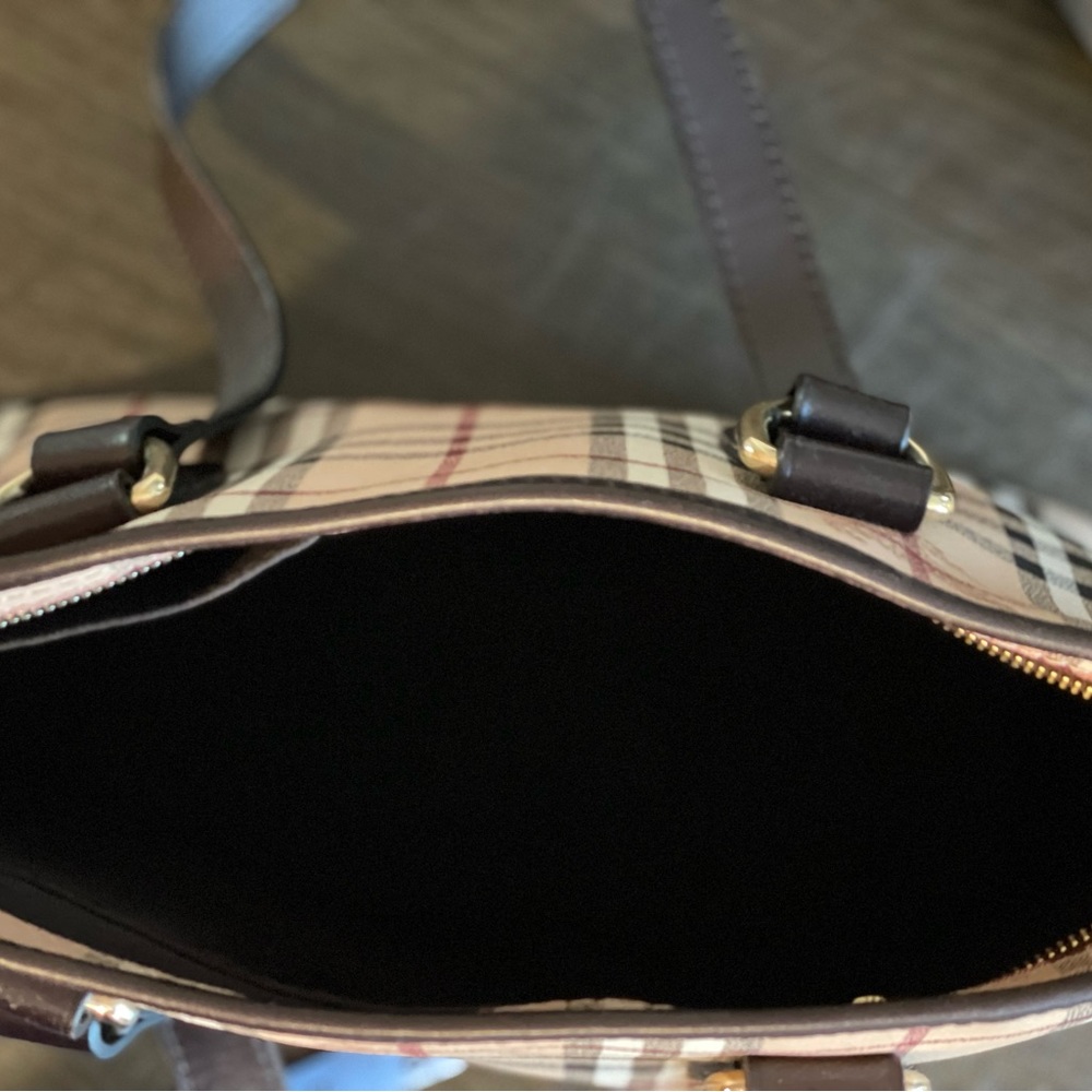Authentic Burberry Haymarket Check Medium Regent Tote. Used twice. No damages - Picture 8 of 10